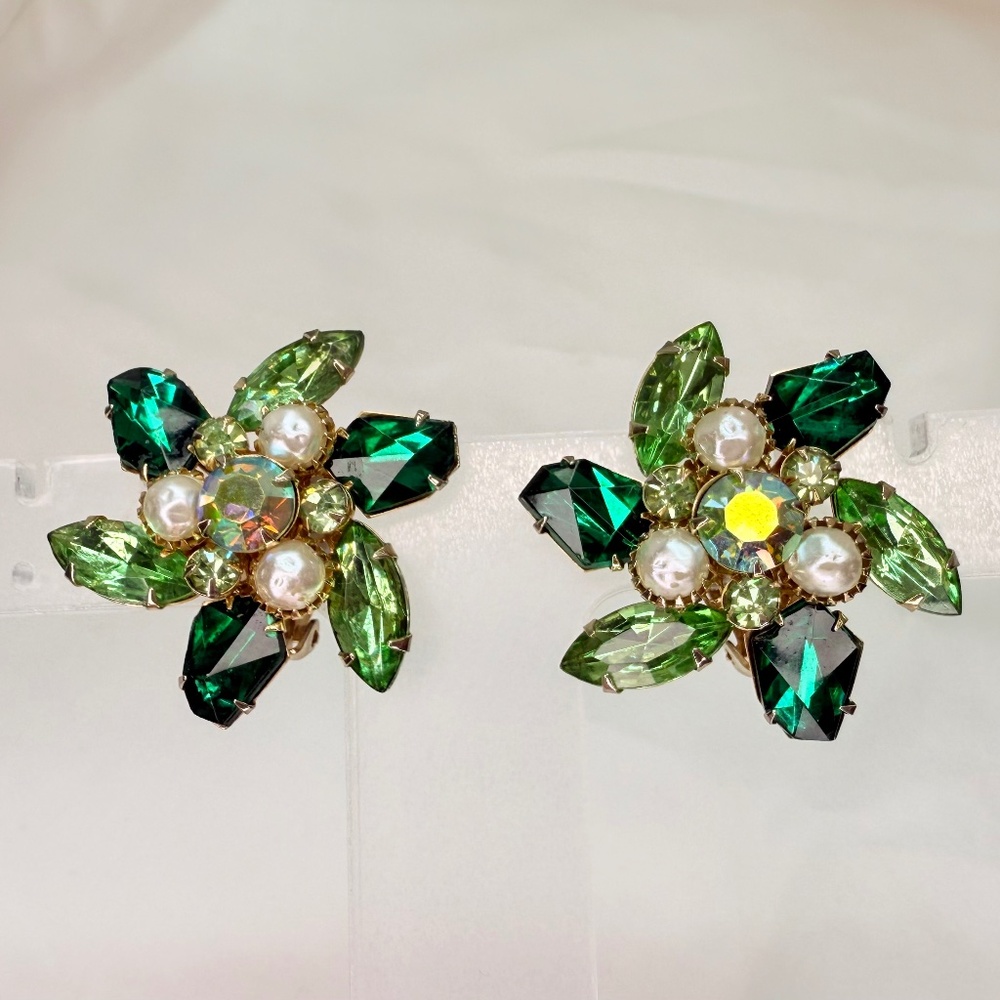 Signed Judy Lee Green Glass w/Uranium Faux Pearl and Green AB Clip Earrings